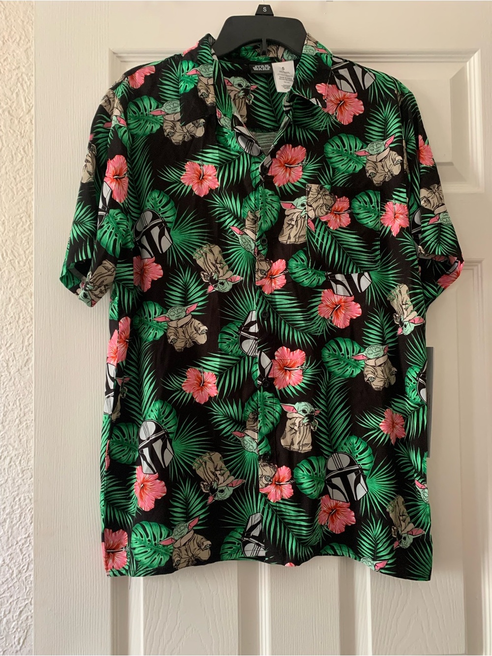 Disney Star Wars Men’s Black Tropical Short-Sleeve Button-Down Shirt Grogu